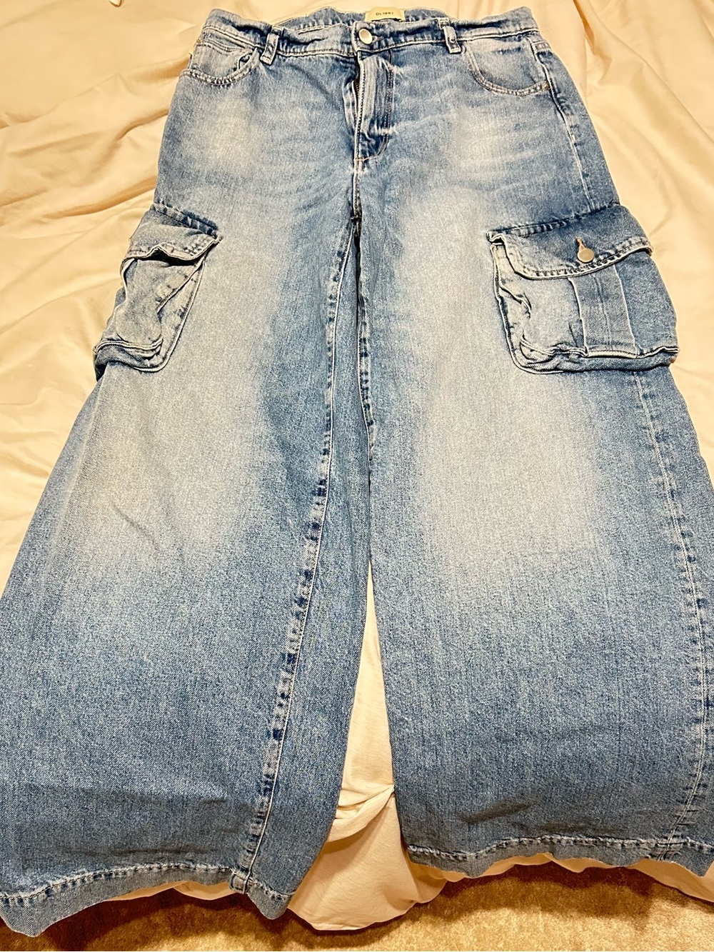 DL1961 Light Wash Cargo Wide-Leg Women’s Jeans